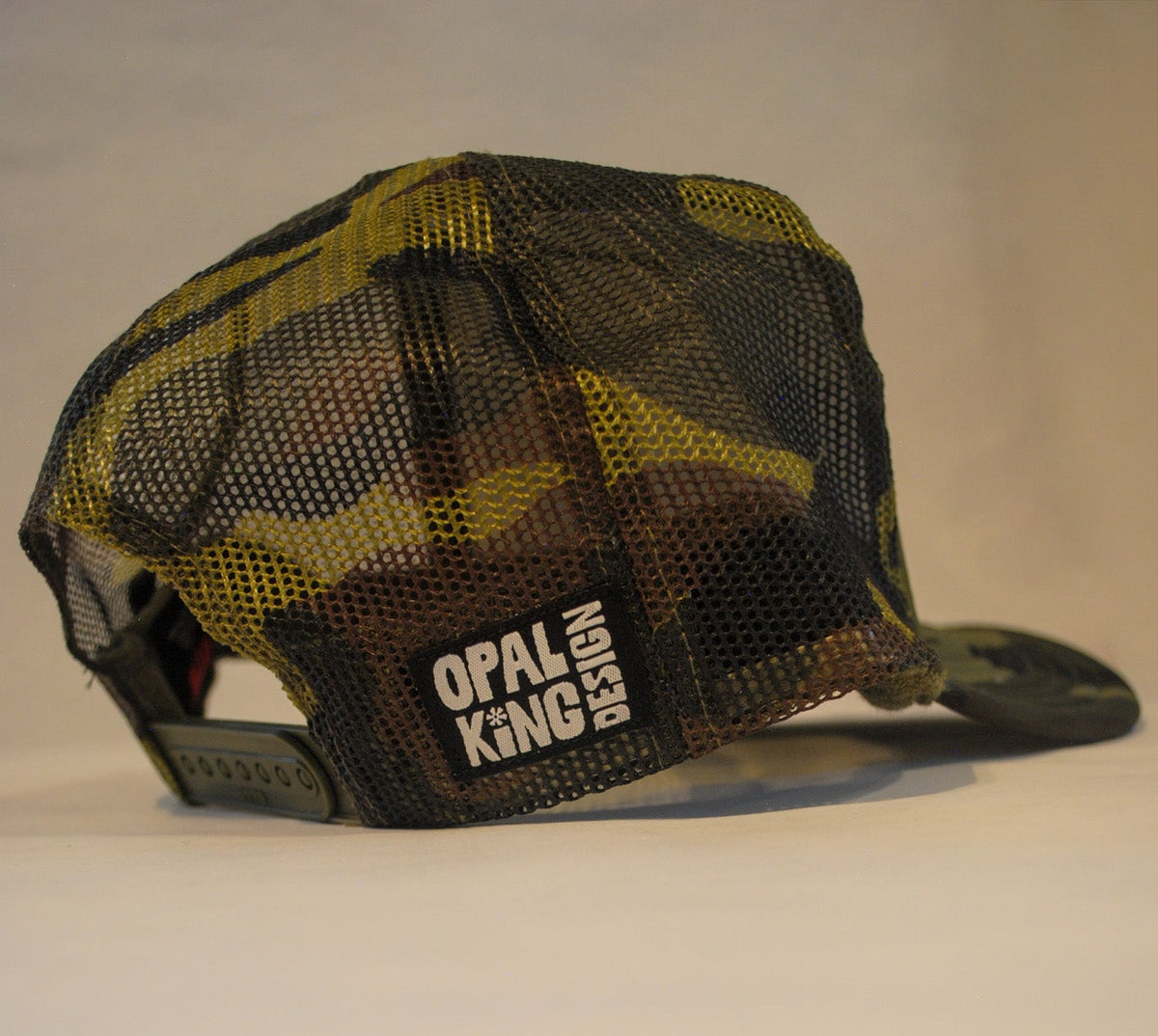 CAMO STRAWBERRY TRUCKER
