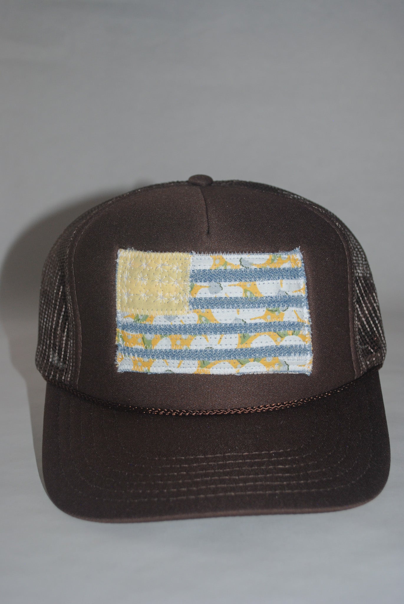 BROWN AMERICAN FLAG TRUCKER
