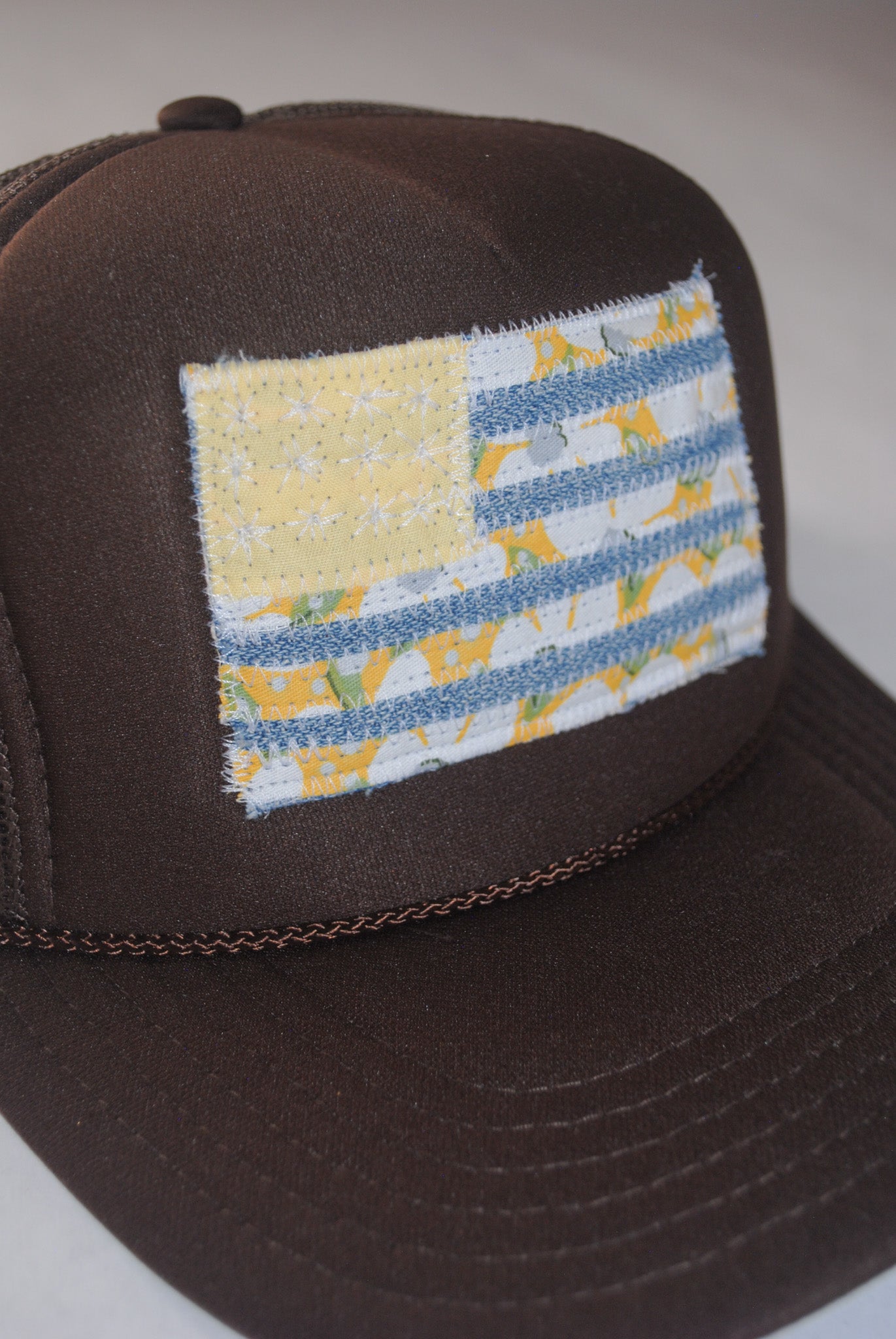 BROWN AMERICAN FLAG TRUCKER