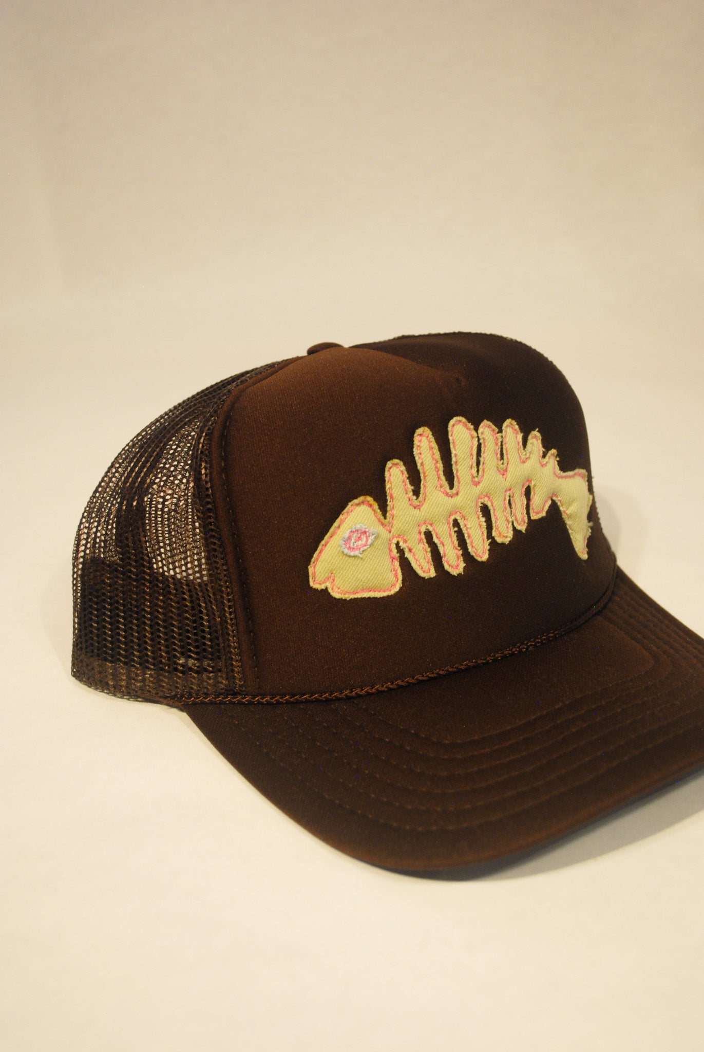 BROWN FISH SKELLY TRUCKER