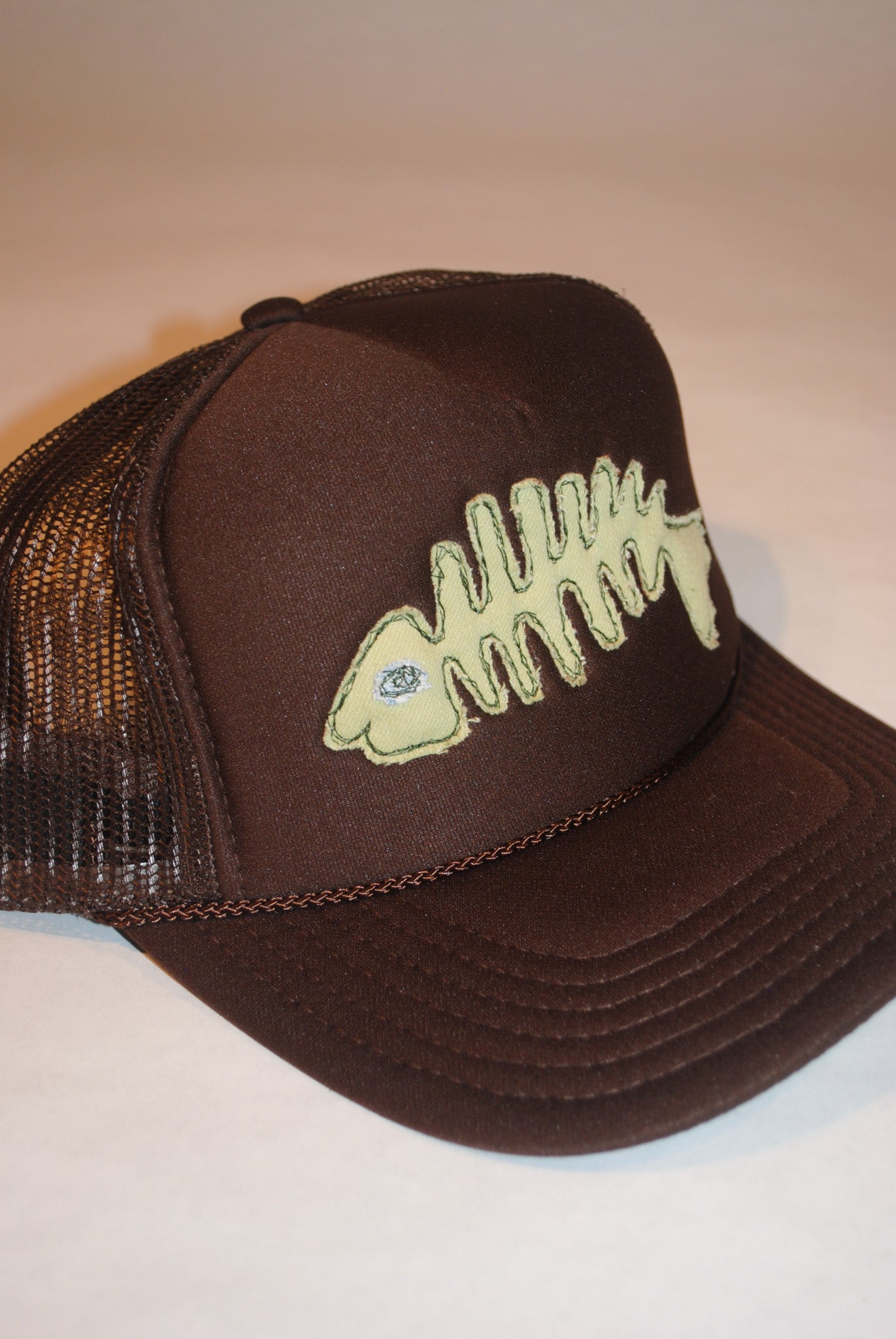 BROWN FISH SKELLY TRUCKER
