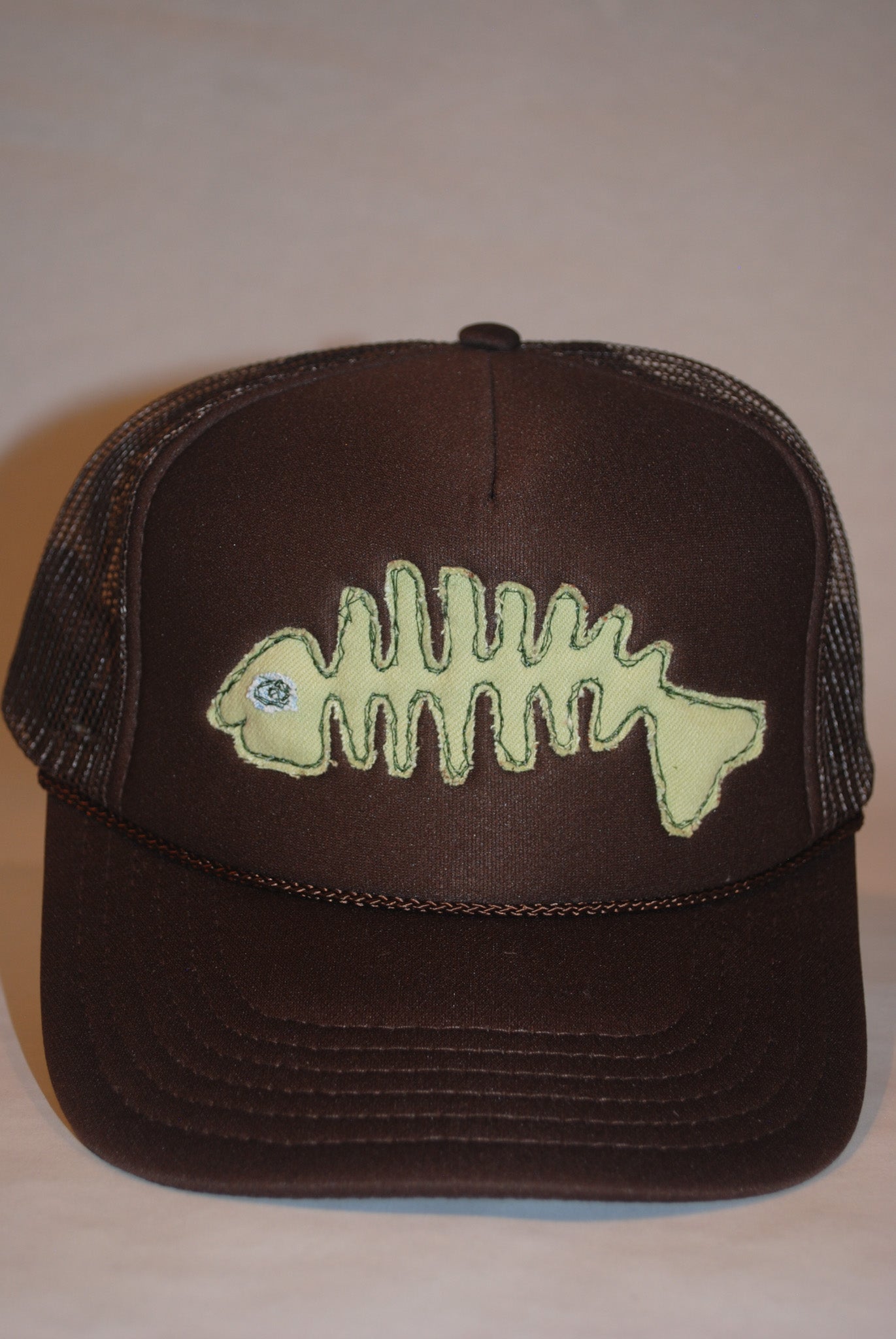 BROWN FISH SKELLY TRUCKER