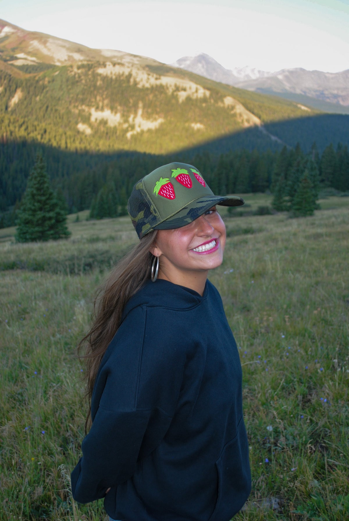 CAMO STRAWBERRY TRUCKER