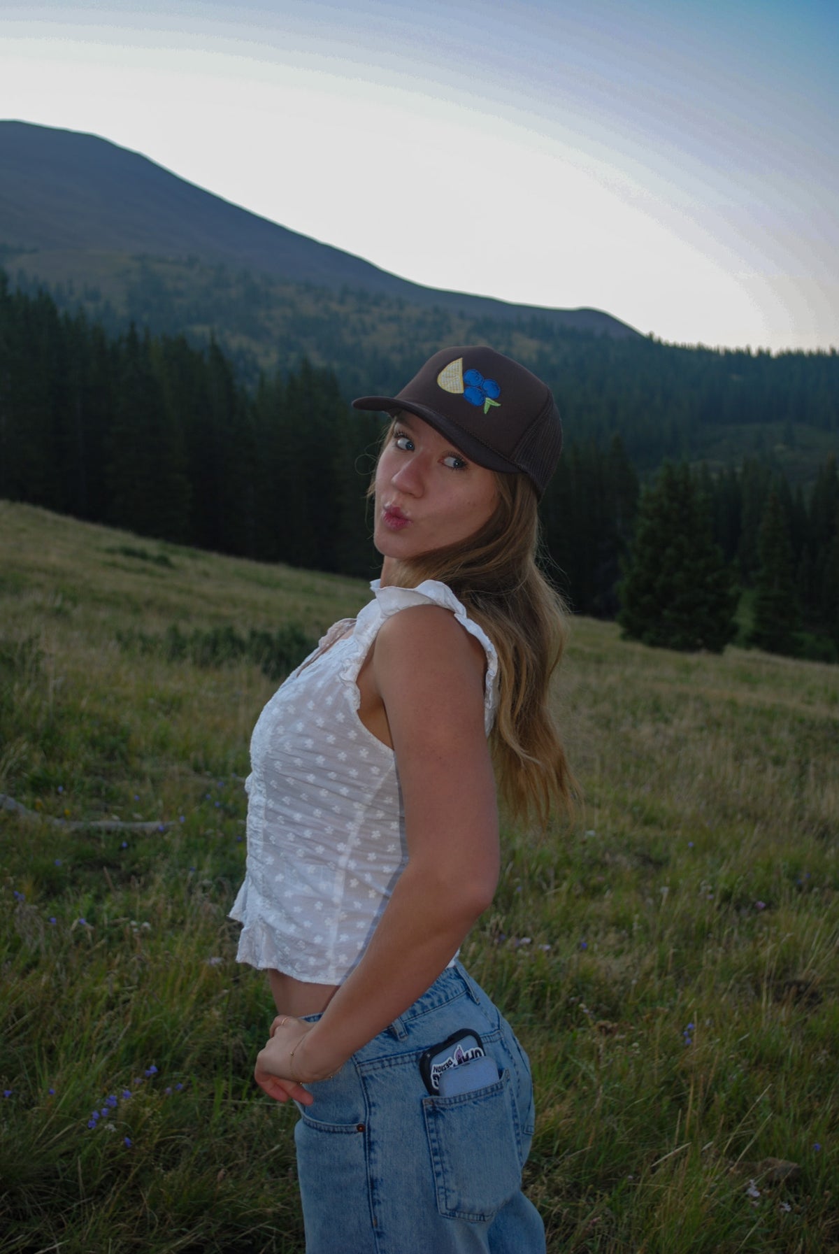 BROWN LEMON BLUEBERRY TRUCKER HAT