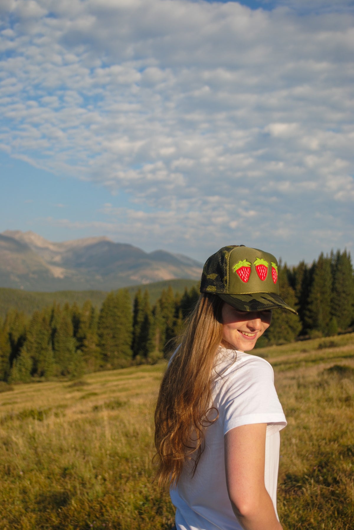 CAMO STRAWBERRY TRUCKER