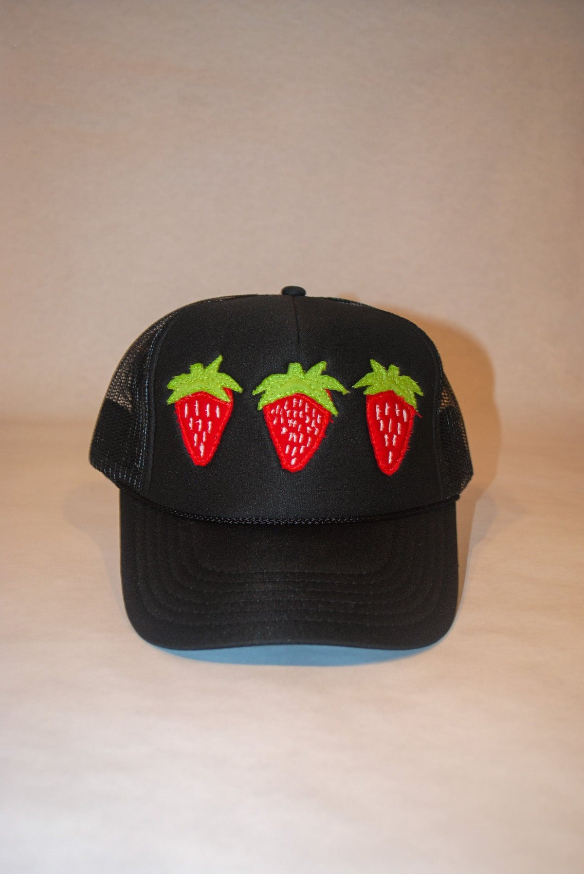 BLACK STRAWBERRY TRUCKER