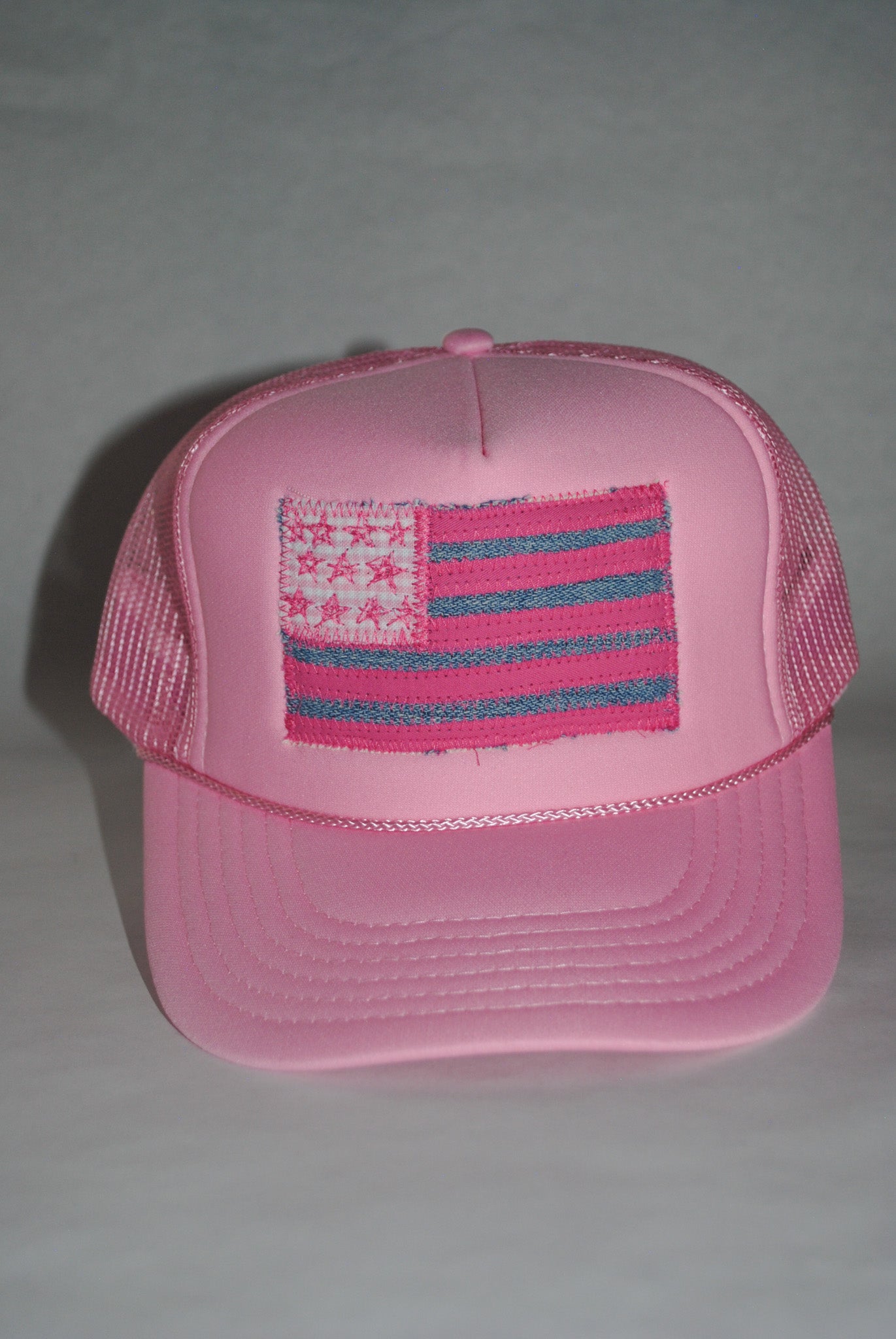 LIGHT PINK AMERICAN FLAG TRUCKER